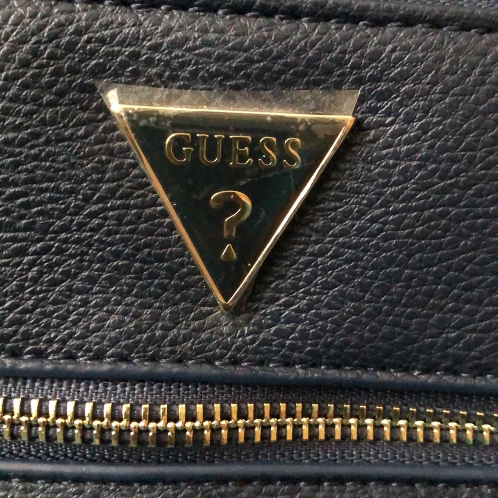 Free w/ purchase or $5 NWOT GUESS Navy/White/Tan Wristlet - Picture 4 of 14